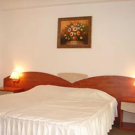 Alen Mak 7 Отель